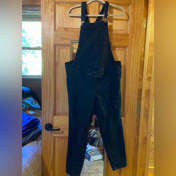 Old Navy maternity overalls - Picture 2 of 7